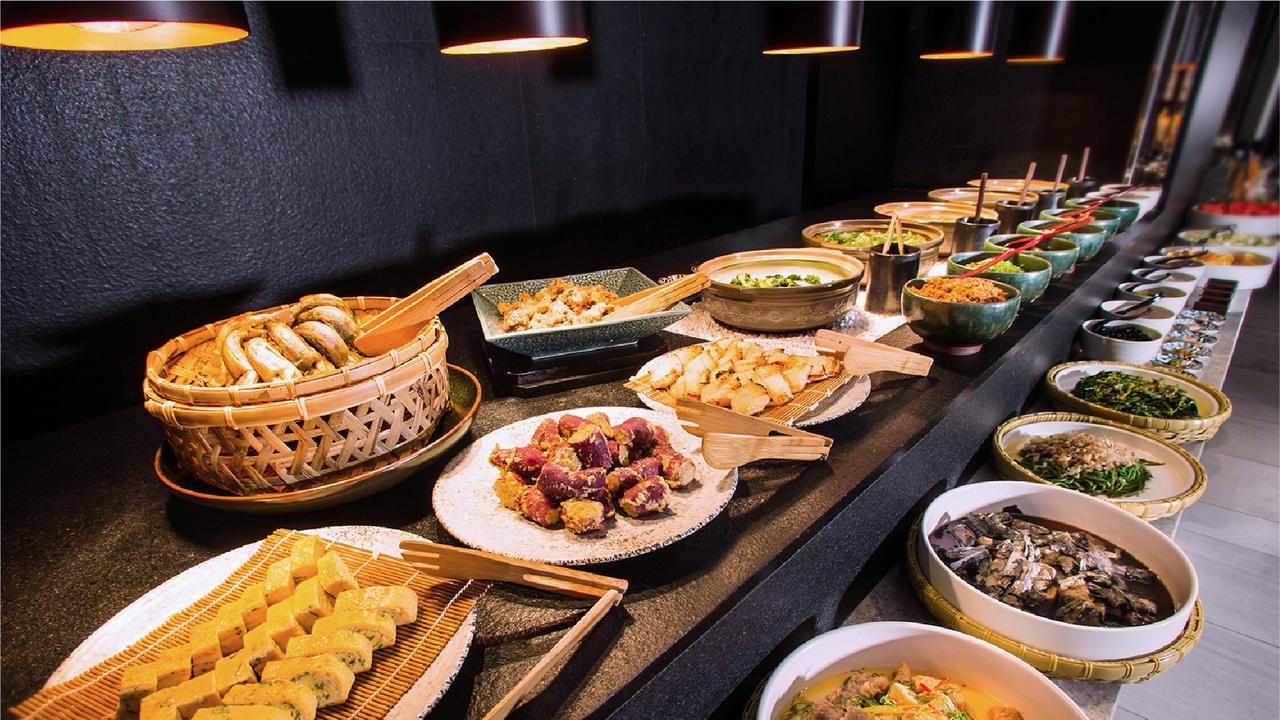 礁溪晶泉丰旅 Wellspring By Silks Jiaoxi Hotel Exterior photo A selection of dim sum at a buffet
